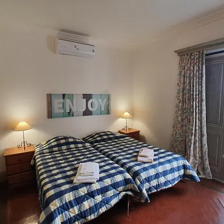 Вилла Casa Da Vigia - Bouganvilia - V3 - In Of The With Jacuzzi Албуфейра